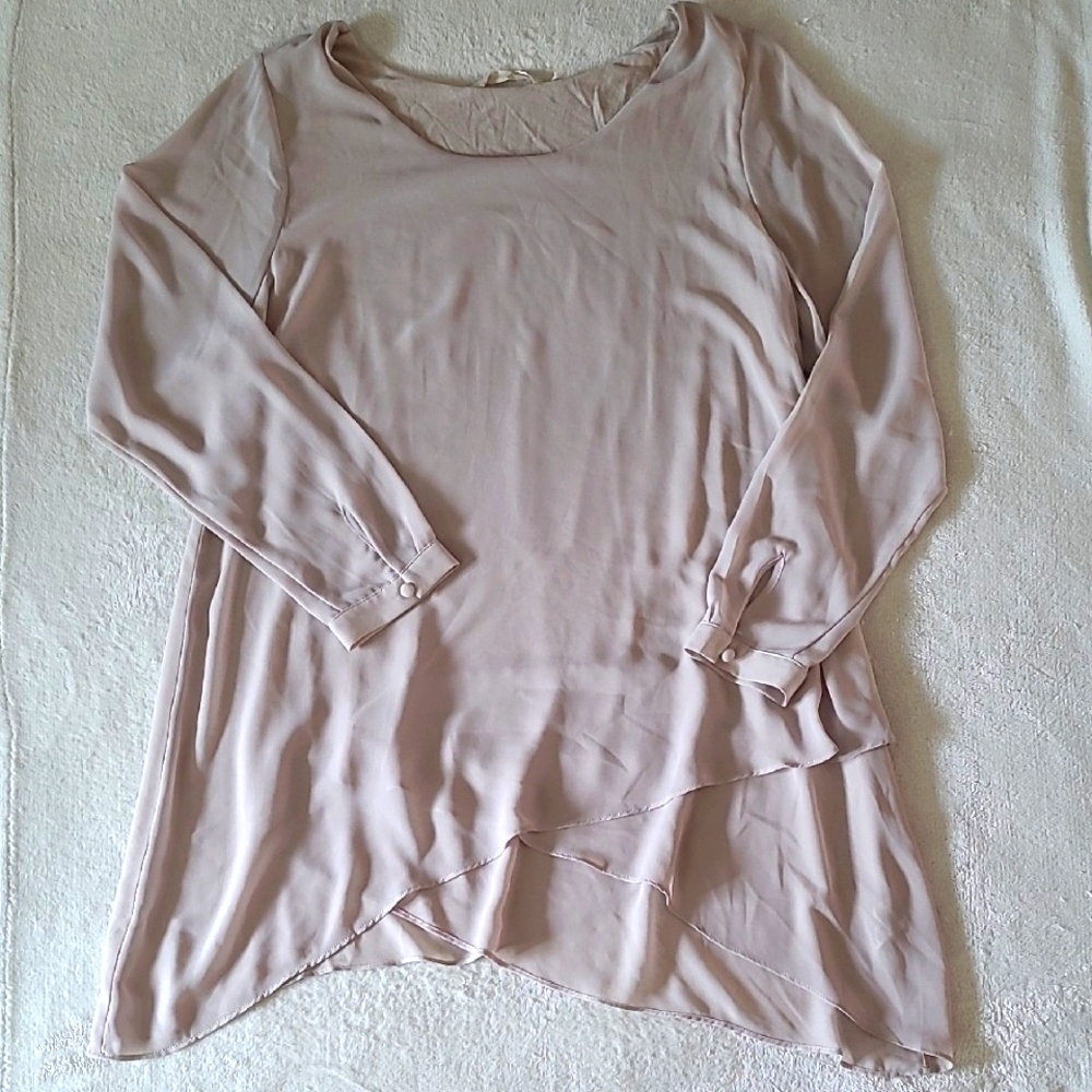 Soft Surroundings Long Sleeve Blouse M Beige Asymmetrical Hem Layered Tunic Top